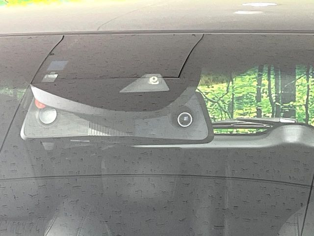 �y�z���_�Z���V���O�z���s���ɑO���̎ԗ�����F�����A�Փ˂������Ȏ��͌x��ƃu���[�L�ŏՓˉ���Ɣ�Q�y�����A�V�X�g�B�����S�Ƀh���C�u�����y���݂��������܂��B