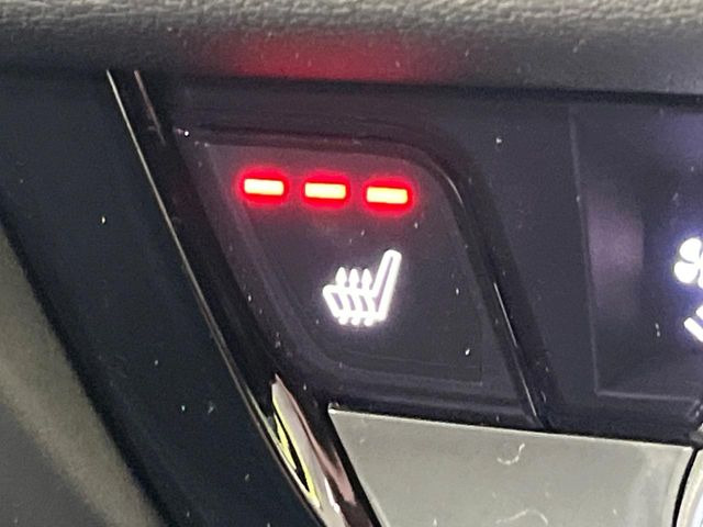 【シートヒーター】寒い日に重宝するシートヒーター!エアコンより早く温まってくれるので寒がりの人も安心ですね♪エアコンの温風は乾燥するから苦手、という方にもをおすすめです。