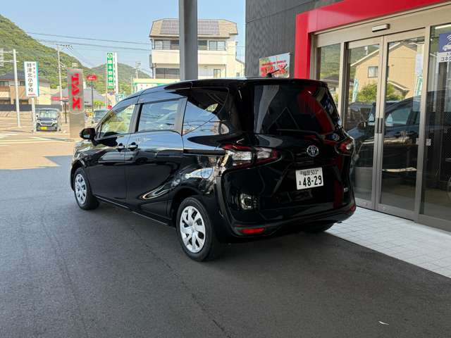 シエンタハイブリッド 1.5 G クエロ