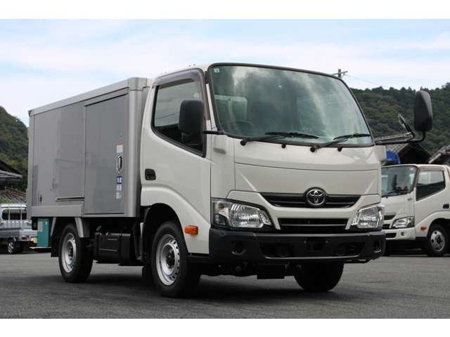ダイナ冷蔵冷凍車