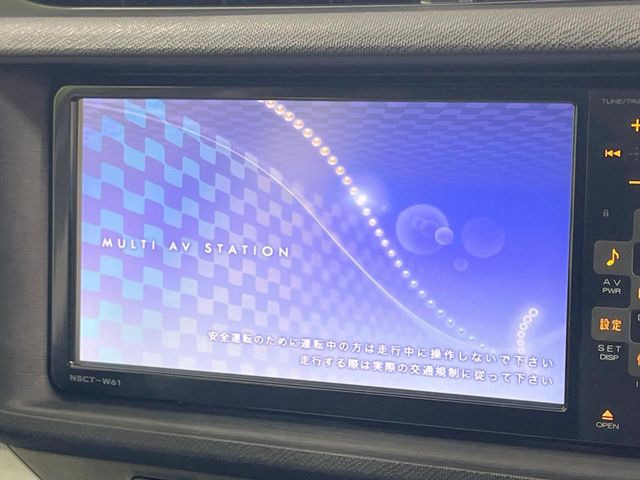 �y�����i�r�z�l�C�̏����i�r�𑕔����Ă���܂��B�i�r�̎g���₷���͂������A�I�[�f�B�I�@�\���[��!�L�����v�◷�s�͂������A�ʋ΂┃�����ȂǕ��i�̃h���C�u���y�����Ȃ�͂���