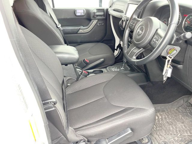 ���V�[�g�̎g�p��:�j��E�ւ�������Ȃ��A�����̒ʂ肫�ꂢ�ȏ�Ԃ��ێ����Ă���܂��B�܂��A�����N���[�j���O�E�R�[�e�B���O�����p�����������܂��B