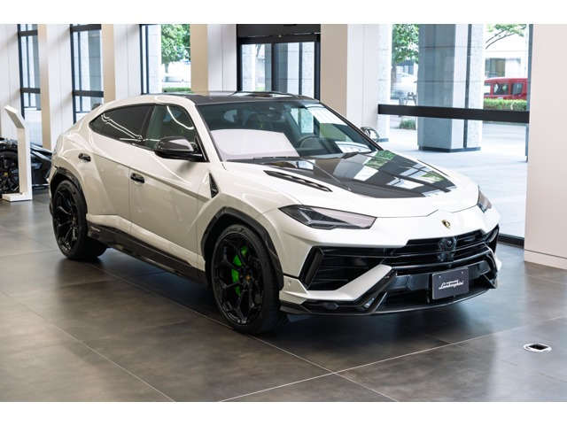 ウルスペルフォルマンテ 4WD