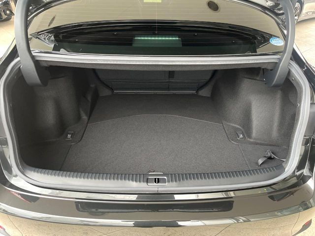 普段のお買い物や通勤、送迎等に十分な荷室スペースを確保しております。
