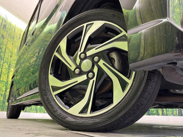 【純正15インチアルミホイール】外観にマッチした純正アルミホイールを装着しております。各種社外アルミホイールや、スタッドレスタイヤも取扱いしております。是非ご相談ください♪