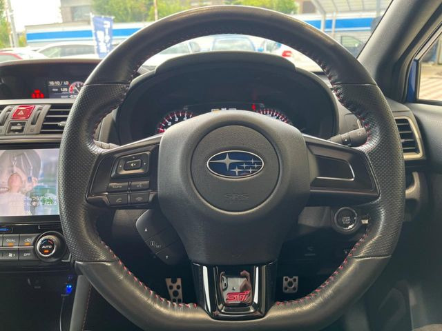 �y�����v�����X�e�A�����O�z�㎿�Ȋv���g�p���邱�ƂŁA��ɂ����������݂ƂĂ��^�]���₷���n���h���ł���