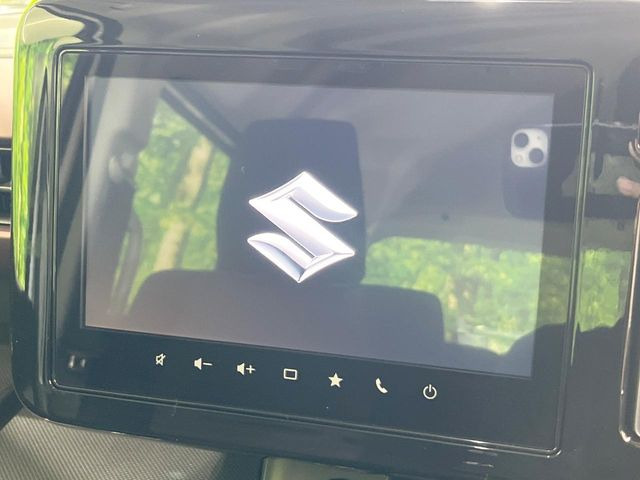 【純正ナビ】人気の純正ナビを装備しております。ナビの使いやすさはもちろん、オーディオ機能も充実!キャンプや旅行はもちろん、通勤や買い物など普段のドライブも楽しくなるはず♪