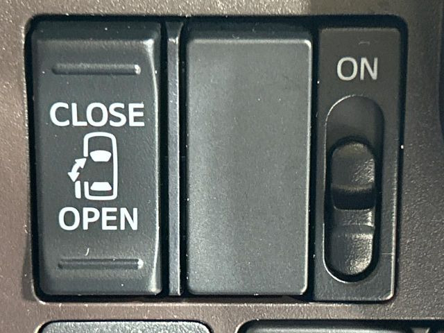 【パワースライドドア】スマートキーや運転席のスイッチでスライドドアの開閉が可能♪電動だから力を入れてドアを開ける必要が無く、小さいお子様でも、重い荷物を持っている時もラクに開け閉めできます♪