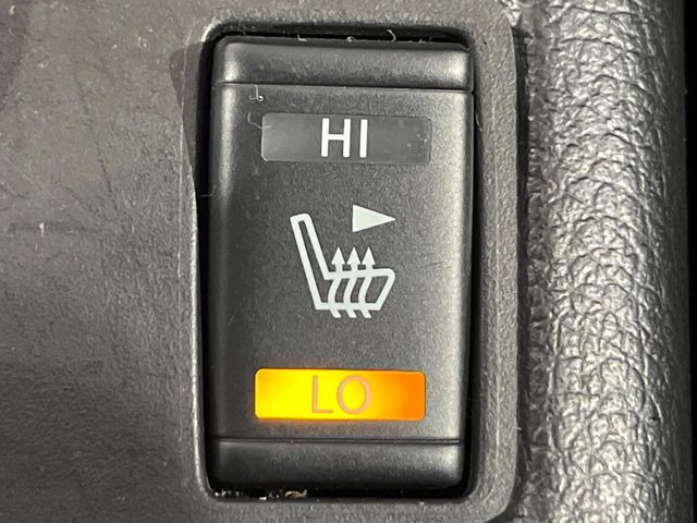 【シートヒーター】寒い日に重宝するシートヒーター!エアコンより早く温まってくれるので寒がりの人も安心ですね♪エアコンの温風は乾燥するから苦手、という方にもをおすすめです。