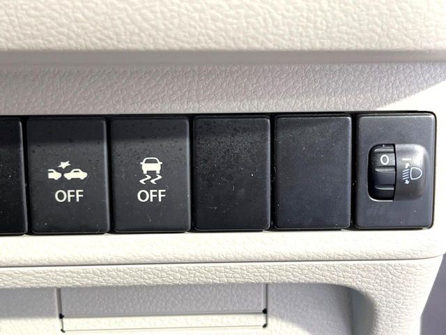 �y������h�~���u�z�ԗ��̉���������m����ƁA�����I�Ɏԗ��̐i�s������ۂ悤�Ɏԗ��𐧌䂵�܂��B�J�̓��ȂǊ���₷���H�ʏ󋵂ł����S�ȉ^�]���\�ł��B