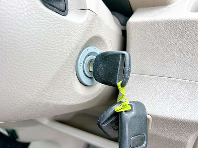 【キーレスエントリー】離れた場所からドアの開閉ができ、ワンタッチで楽々乗り込めます♪