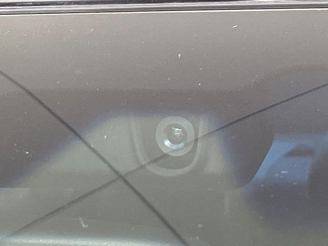 �y�G�}�[�W�F���V�[�u���[�L�z���s���ɑO���̎ԗ�����F�����A�Փ˂������Ȏ��͌x��ƃu���[�L�ŏՓˉ���Ɣ�Q�y�����A�V�X�g�B�����S�Ƀh���C�u�����y���݂��������܂��B