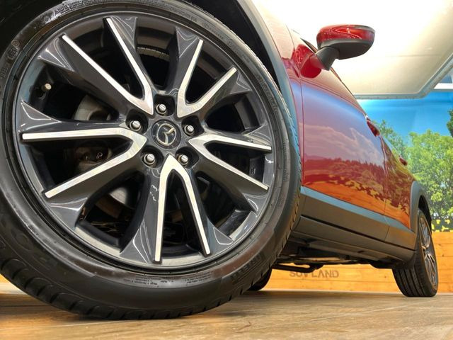 �y����18�C���`�A���~�z�C�[���z�O�ςɃ}�b�`���������A���~�z�C�[���𑕒����Ă���܂��B�e��ЊO�A���~�z�C�[����A�X�^�b�h���X�^�C�����戵�����Ă���܂��B���񂲑��k����������