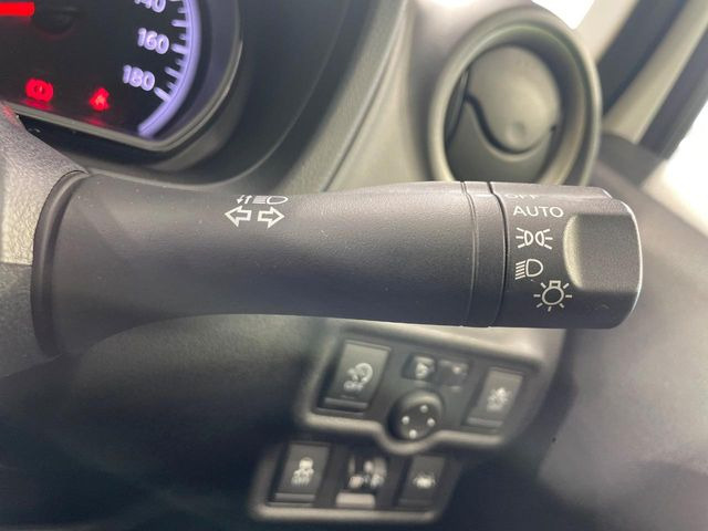 �y�I�[�g���C�g�z����̖��邳�ɉ����Ď����Ńw�b�h���C�g�̓_���E�������ł���@�\�ł�!���C�g�̕t���Y��E�����Y��Ȃǂ������Ȃ�A�J�̓���[���̑��s�����S!�g���l���ʉߎ����֗��ł���