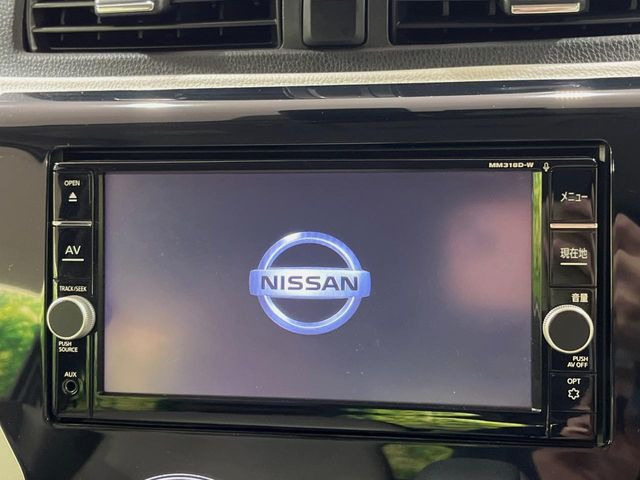 【純正ナビ】人気の純正ナビを装備。オーディオ機能も充実しており、Bluetooth接続すればお持ちのスマホやMP3プレイヤーの音楽を再生可能!毎日の運転がさらに楽しくなります!!