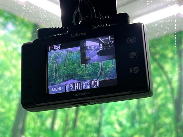 【ドライブレコーダー】安心・安全なカーライフに必須のドライブレコーダーを装備!走行中はもちろん、あおり運転や事故に遭遇した際の状況も映像で記録し、万一のリスクに備えます。