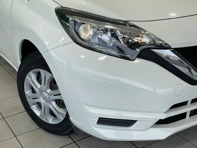 �yLED�w�b�h���C�g�z���V����ԑ��s�����ǍD�Ȏ��E���m�ۂ����S���ĉ^�]�ł��鍂�P�xLED�w�b�h���C�g�𑕔�!�_�����x�������A����d�͂��}�����Ă��܂��B