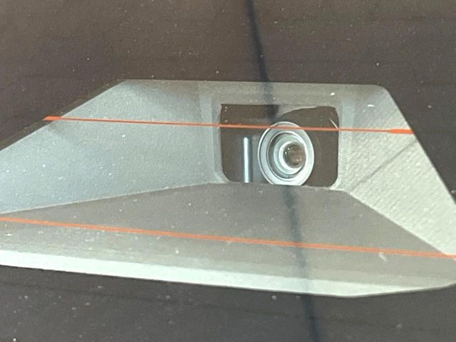 �y�g���^�Z�[�t�e�B�Z���X�z���s���ɑO���̎ԗ�����F�����A�Փ˂������Ȏ��͌x��ƃu���[�L�ŏՓˉ���Ɣ�Q�y�����A�V�X�g�B�����S�Ƀh���C�u�����y���݂��������܂��B