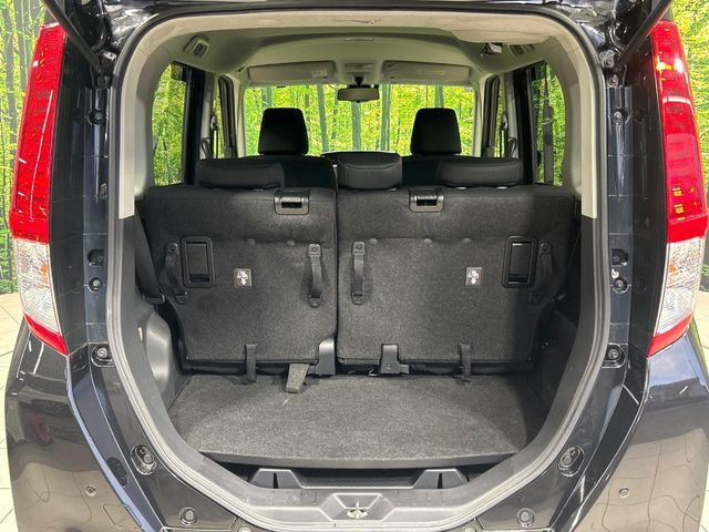 普段のお買い物や通勤、送迎等に十分な荷室スペースを確保しております。セカンドシートを倒すと、大きな荷物の積載も可能です♪