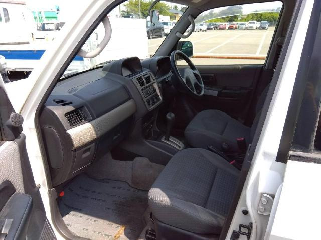 パジェロイオ1.8 ZR 4WD