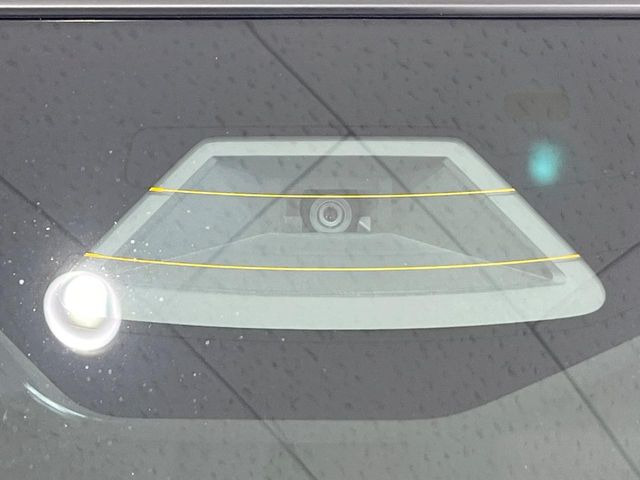 【スズキ セーフティサポート】走行中に前方の車両等を認識し、衝突しそうな時は警報とブレーキで衝突回避と被害軽減をアシスト。より安全にドライブをお楽しみいただけます。