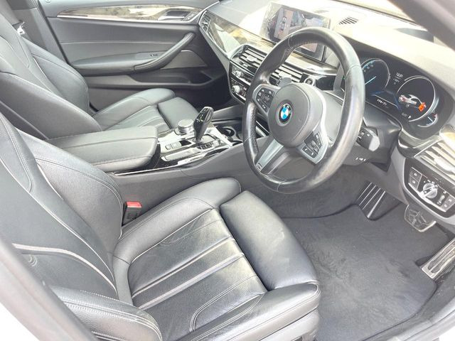 ●レザーシート:高級感漂うブラックレザーシートは、使用感も少なく良好なコンディションを保っております!その他、気になる箇所がございましたらお気軽にお問合せ下さい!