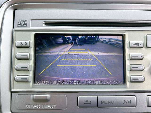 【バックカメラ】後方確認や車庫入れも安全・快適ですね♪