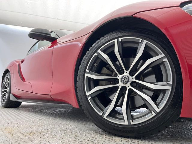 �y����18�C���`�A���~�z�C�[���z�O�ςɃ}�b�`���������A���~�z�C�[���𑕒����Ă���܂��B�e��ЊO�A���~�z�C�[����A�X�^�b�h���X�^�C�����戵�����Ă���܂��B���񂲑��k����������