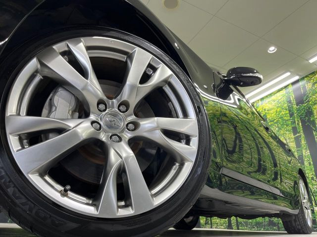 �y����20�C���`�A���~�z�C�[���z�O�ςɃ}�b�`���������A���~�z�C�[���𑕒����Ă���܂��B�e��ЊO�A���~�z�C�[����A�X�^�b�h���X�^�C�����戵�����Ă���܂��B���񂲑��k����������