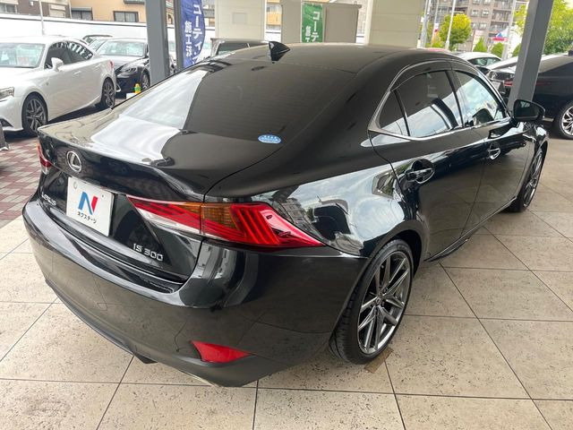 ☆全国のネクステージからお取り寄せが可能※!遠方の店舗に展示してあるクルマが気になる場合も、最寄りの店舗でご覧いただくことが可能です!是非私たちに要望をお聞かせください!※別途費用