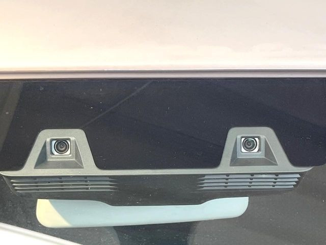 �y�C���e���W�F���g�G�}�[�W�F���V�[�u���[�L�z�t�����g�J�����őO���̎ԗ�����s�҂����m�B�Փ˂������Ȏ��͏Փ˔�Q�y���u���[�L���쓮�A�Փˉ�����T�|�[�g�B�����S�Ƀh���C�u�����y���݂��������܂��B