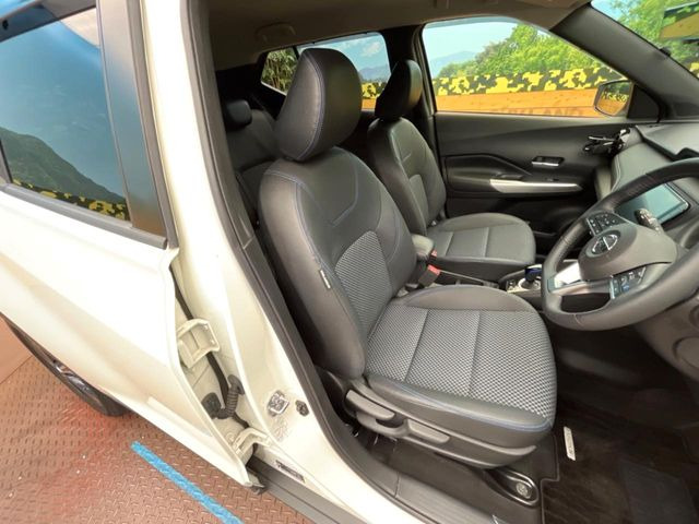 �y���烌�U�[�V�[�g�z����̂ӂ���肪�e�ՂŃ����e�i���X�����ȒP�ȁA�@�\���ɗD��鍇����v���̗p�����㎿�ȃV�[�g�ł��B����S�n���悭�A���������ӂ��S�n�ǂ��ԓ���Ԃ����o���Ă���܂��B