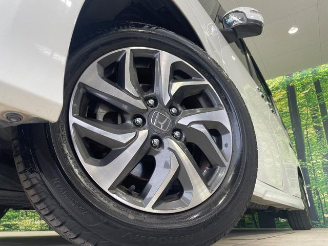 �y����16�C���`�A���~�z�C�[���z�O�ςɃ}�b�`���������A���~�z�C�[���𑕒����Ă���܂��B�e��ЊO�A���~�z�C�[����A�X�^�b�h���X�^�C�����戵�����Ă���܂��B���񂲑��k����������