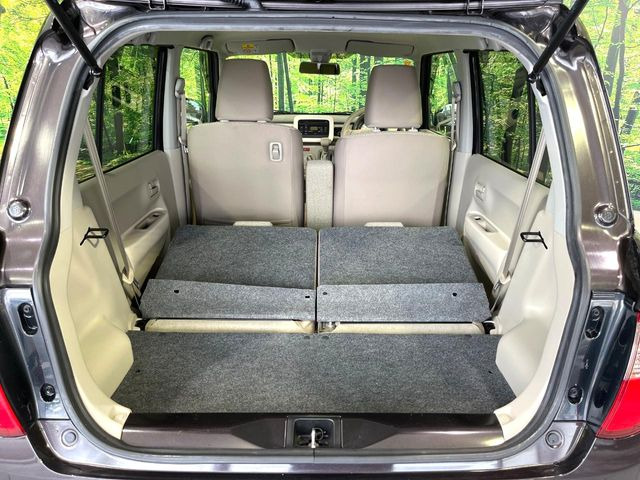 ���i�̂���������ʋ΁A���}���ɏ\���ȉ׎��X�y�[�X���m�ۂ��Ă���܂��B�Z�J���h�V�[�g��|���ƁA�傫�ȉו��̐ύڂ��\�ł���