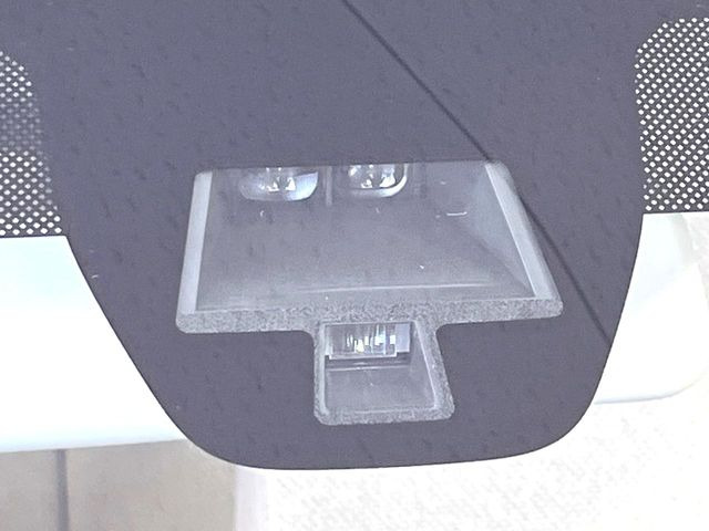 �y�X�Y�L �Z�[�t�e�B�T�|�[�g�z���s���ɑO���̎ԗ�����F�����A�Փ˂������Ȏ��͌x��ƃu���[�L�ŏՓˉ���Ɣ�Q�y�����A�V�X�g�B�����S�Ƀh���C�u�����y���݂��������܂��B