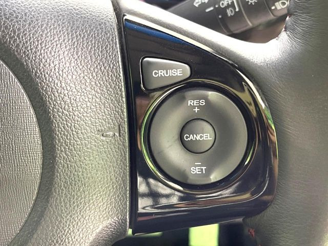 �y�N���[�Y�R���g���[���z�������H�����N���N���s�B�A�N�Z���𗣂��Ă���葬�x�ő��s���ł��A�������^�]���̕��S���y��!�����E�������ȒP�ȃX�C�b�`����Œ����ł��܂��B