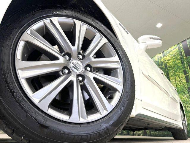 �y����17�C���`�A���~�z�C�[���z�O�ςɃ}�b�`���������A���~�z�C�[���𑕒����Ă���܂��B�e��ЊO�A���~�z�C�[����A�X�^�b�h���X�^�C�����戵�����Ă���܂��B���񂲑��k����������