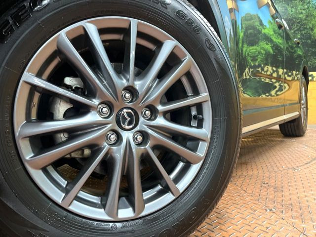 【純正17インチアルミホイール】外観にマッチした純正アルミホイールを装着しております。各種社外アルミホイールや、スタッドレスタイヤも取扱いしております。是非ご相談ください♪