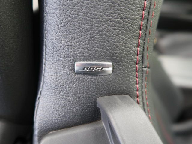 �yBOSE�T�E���h�V�X�e���z���i�ʃT�E���h�V�X�e���𓋍ځB��p�̃`���[�j���O���{���ꂽ�召�l�X�ȃX�s�[�J�[����ǎ��ȃT�E���h���t�ł��A�Տꊴ���ӂ�鉹����Ԃ����o���܂��B