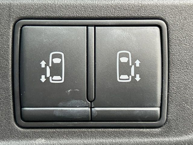 �y�����p���[�X���C�h�h�A�z�X�}�[�g�L�[��^�]�Ȃ̃X�C�b�`�Ō�ȗ����X���C�h�h�A�̊J���\���d��������͂����ăh�A���J����K�v�������A�����Ȃ��q�l�ł��ȒP�ɊJ���߂ł����K�ł���