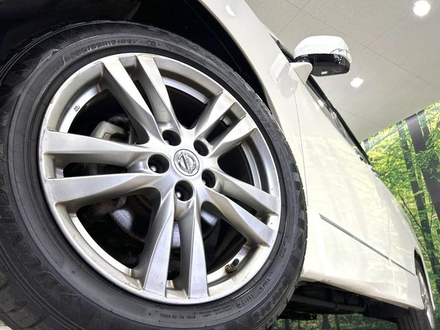 �y����18�C���`�A���~�z�C�[���z�O�ςɃ}�b�`���������A���~�z�C�[���𑕒����Ă���܂��B�e��ЊO�A���~�z�C�[����A�X�^�b�h���X�^�C�����戵�����Ă���܂��B���񂲑��k����������