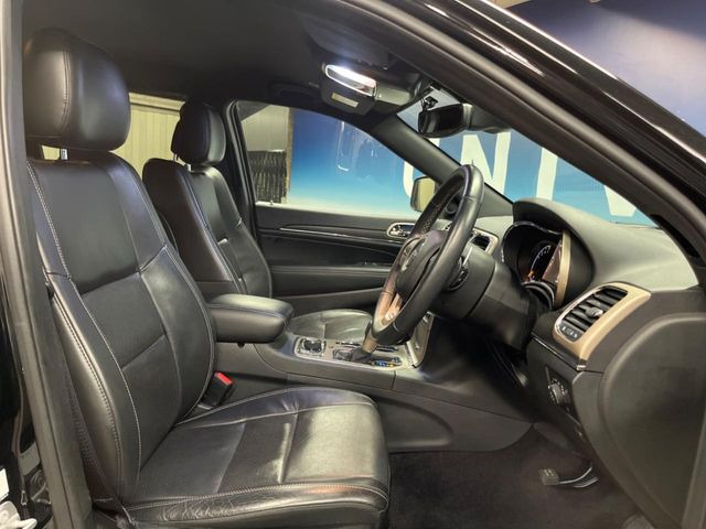 ●レザーシート:高級感漂うブラックレザーシートは、使用感も少なく良好なコンディションを保っております!その他、気になる箇所がございましたらお気軽にお問合せ下さい!