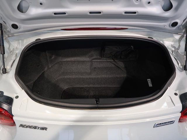 ���i�̂���������ʋ΁A���}���ɏ\���ȉ׎��X�y�[�X���m�ۂ��Ă���܂���