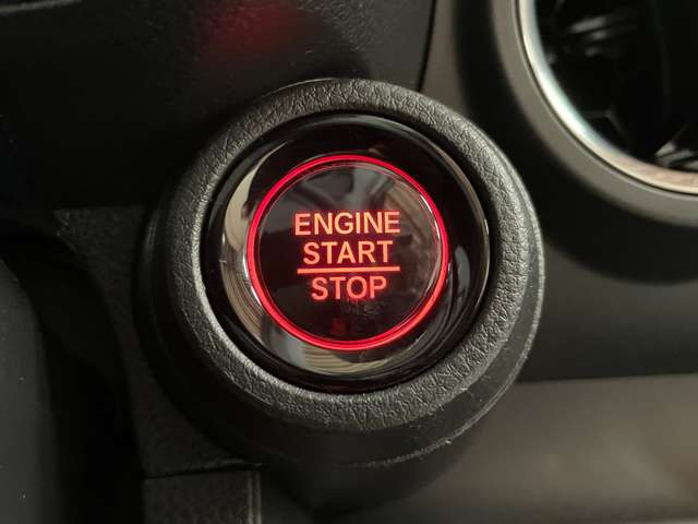 お車の機能や安全装備に関して気になる方は、ぜひ一度ご来店ください!その場でスタッフがご説明可能です!