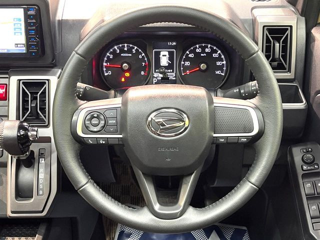 �y�����v�����X�e�A�����O�z�㎿�Ȋv���g�p���邱�ƂŁA��ɂ����������݂ƂĂ��^�]���₷���n���h���ł���