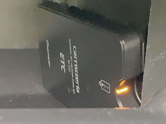 【ETC】高速道路の料金所をストレスなく通過!話題のスポットやサービスエリアに多い「スマートIC」利用時は必須のアイテムです。当店でセットアップを実施、ご納車当日からすぐにご利用いただけます!