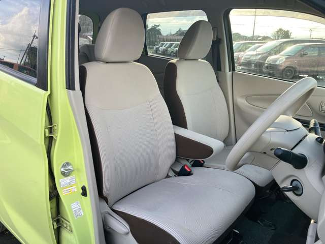 ���X�ł͌y�����Ԃ��畁�ʎԂ܂ŕ��L���I�[�����[�J�[�̎Ԏ�E�F�E�O���[�h��L�x�ɑ����Ă���܂��B