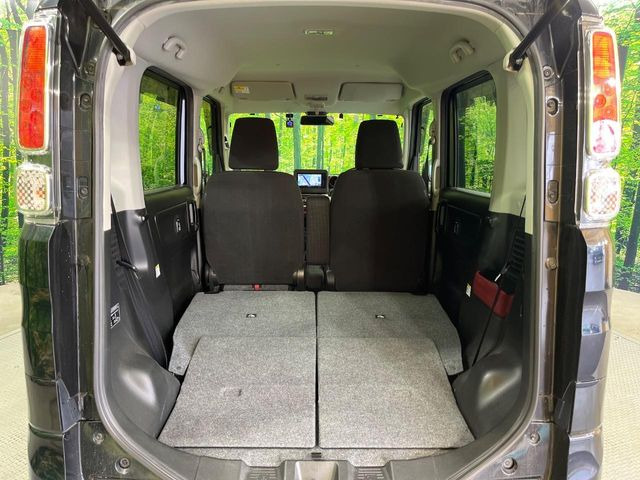 ���i�̂���������ʋ΁A���}���ɏ\���ȉ׎��X�y�[�X���m�ۂ��Ă���܂��B�Z�J���h�V�[�g��|���ƁA�傫�ȉו��̐ύڂ��\�ł���