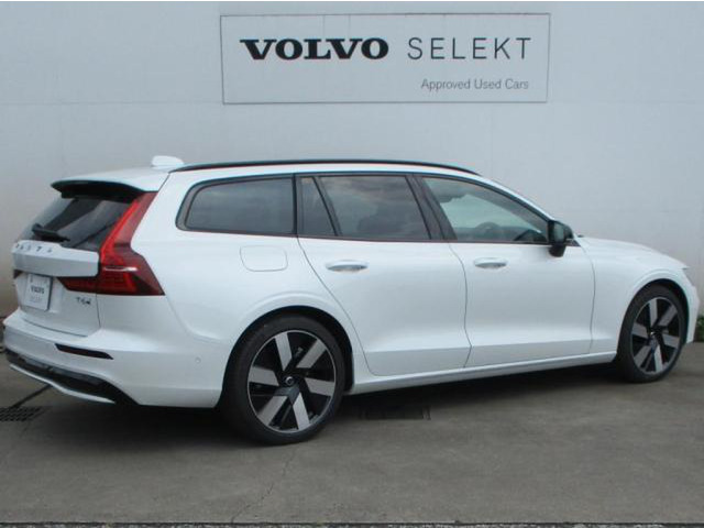 V60ウルトラ T6  AWD プラグインハイブリッド 4WD
