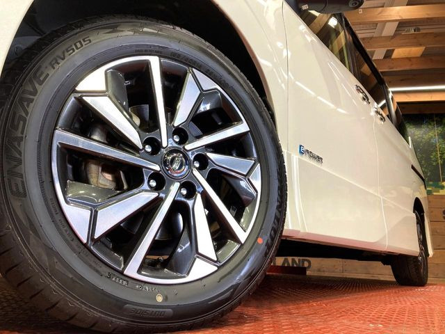 �y����16�C���`�A���~�z�C�[���z�O�ςɃ}�b�`���������A���~�z�C�[���𑕒����Ă���܂��B�e��ЊO�A���~�z�C�[����A�X�^�b�h���X�^�C�����戵�����Ă���܂��B���񂲑��k����������